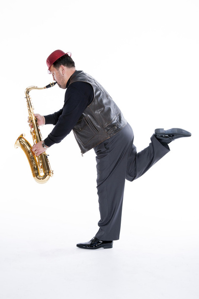 saxofonist met een borstelharen - Foto, afbeelding