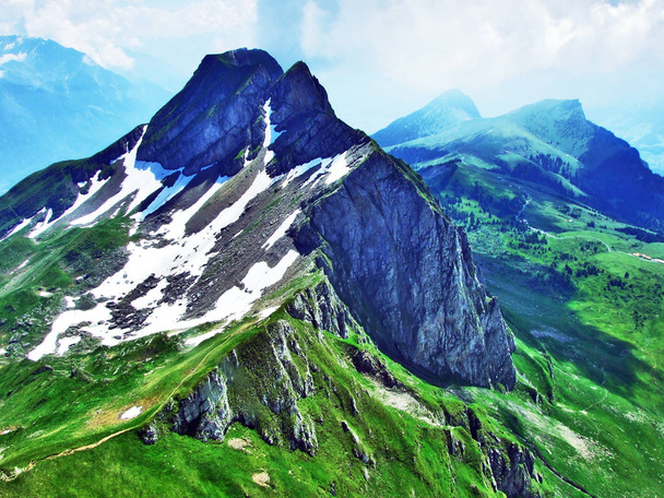 Gauschla huippu Appenzell Alps vuorijono - Canton of St. Gallen, Sveitsi
 - Valokuva, kuva