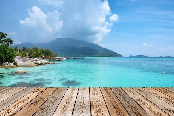 Holz Tischplatte auf Szene andaman Kristall Meer schöne natürliche - Foto, Bild