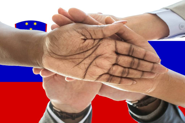 Vlajka Slovinska, integrace multikulturní skupiny mladých lidí - Fotografie, Obrázek