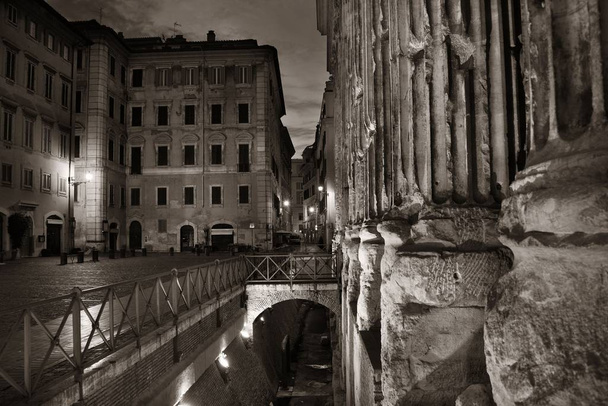Street view with historical buidings and ruins in Rome, Italy. - Φωτογραφία, εικόνα