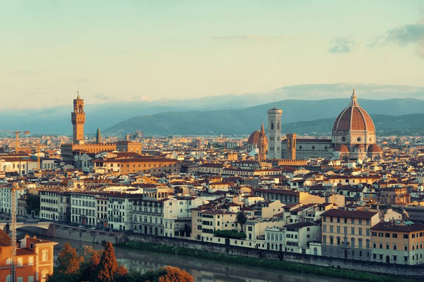 Καθεδρικός ναός της Φλωρεντίας με θέα στον ορίζοντα της πόλης από Piazzale Michelangelo - Φωτογραφία, εικόνα