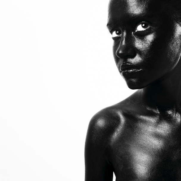 Made up black woman - Foto, afbeelding