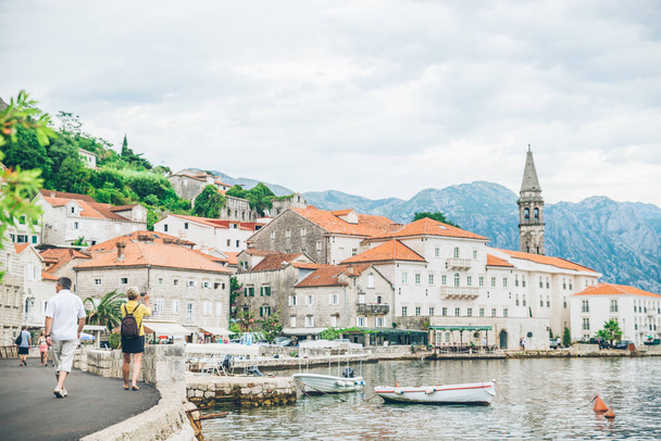 kaunis näkymä Perast kaupunki Montenegrossa
 - Valokuva, kuva