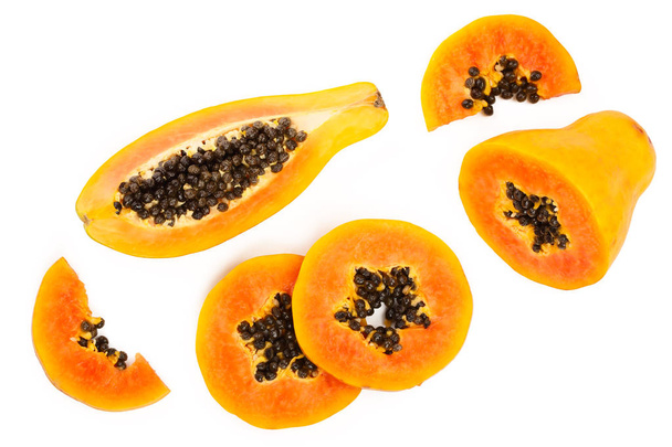 beyaz bir arka plan üzerinde izole olgun dilim papaya. Üstten görünüm. Düz yatıyordu - Fotoğraf, Görsel