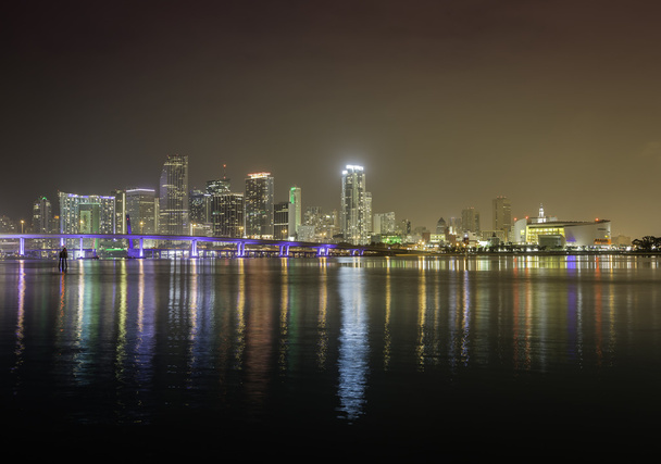 Miami Skyline yöllä
 - Valokuva, kuva