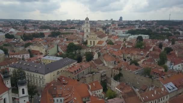 Piękny widok na stare miasto, stolica Litwy. - Materiał filmowy, wideo
