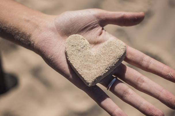 Сердце из белого песка
 - Фото, изображение