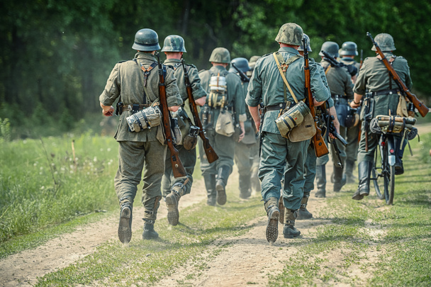 Pochod vojáků Wehrmachtu na východní frontě - Fotografie, Obrázek