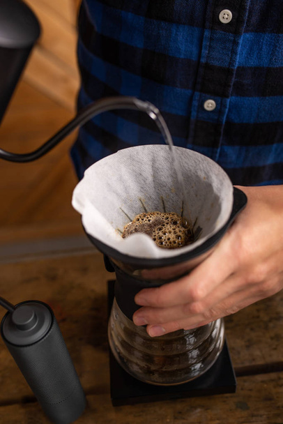 Alternatywne filtru ręcznego parzenie kawy - Zdjęcie, obraz