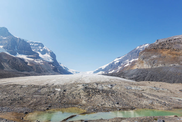 Athabasca gletsjer Columbia Icefields, Canada. Ongebruikelijke natuurlijke landschappen. - Foto, afbeelding