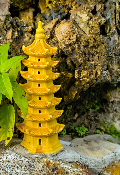 Pagoda de la arquitectura del templo chino, Vietnam, Asia
 - Foto, Imagen