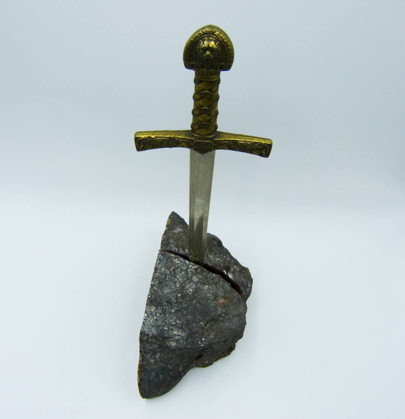 Excalibur het mythische zwaard in de steen van koning Arthur - Foto, afbeelding