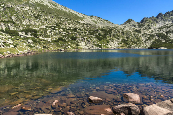 Paisagem de Verão com Valyavitsa Lagos e Dzhangal pico, Pirin Mountain, Bulgária
 - Foto, Imagem