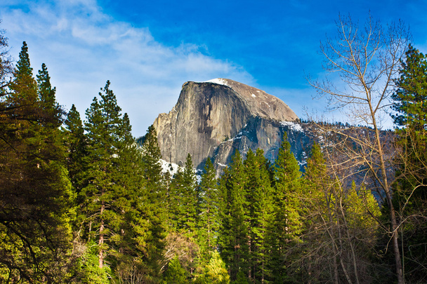 Half Dome Rock, das Wahrzeichen des Yosemite-Nationalparks in Kalifornien - Foto, Bild