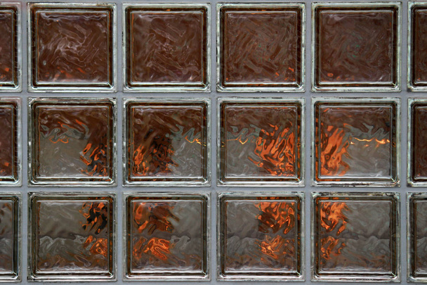 Wand aus Glasstein - Foto, Bild