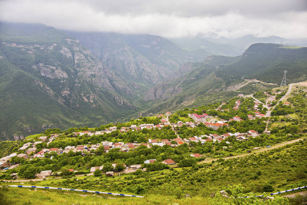 Aerial view of Tatev village house roofs from Tatev Wings cable car cabin, Armenia - Foto, afbeelding