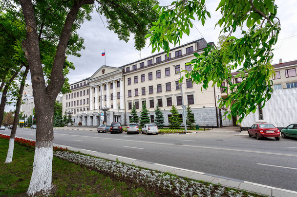 サマーラ, ロシア連邦 - 2018 年 6 月 2 日: サマラ地域 Duma のオフィスビル。州政府事務所 - 写真・画像