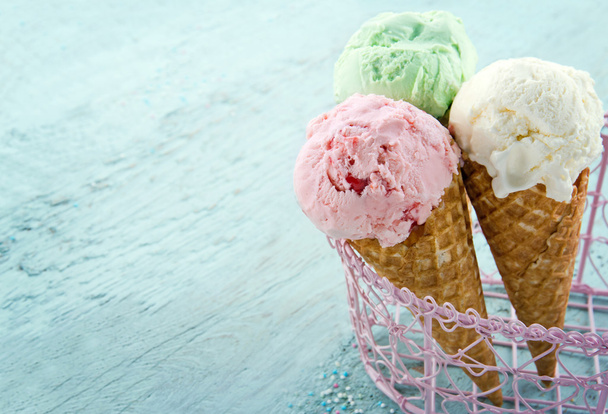 Tres conos de helado
 - Foto, Imagen