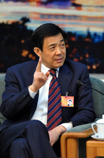 Bo Xilai, υπουργός της Chongqing Δημοτική Επιτροπής του Κομμουνιστικού Κόμματος της Κίνας (Cpc), μιλάει σε μια συνεδρίαση της αντιπροσωπείας του Chongqing κατά τη διάρκεια της τρίτης συνόδου του το 11ο εθνικό λαών Κογκρέσο (Npc), κορυφαία νομοθέτης Chinas, στο Πεκίνο,  - Φωτογραφία, εικόνα
