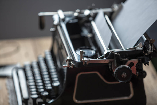 Elementos del mecanismo máquina de escribir vintage
 - Foto, Imagen