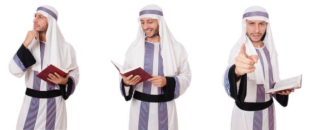 Uomo arabo con Corano isolato su bianco
 - Foto, immagini