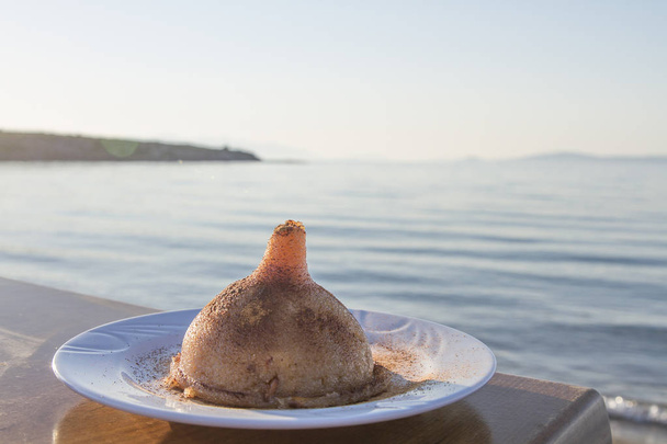 zár megjelöl kilátás a hagyományos török főtt étel szolgálnak fel, a lemez - Fotó, kép