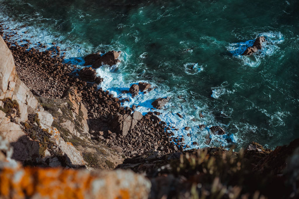 γραφική θέα βραχώδη γκρεμό Cabo da Roca, Πορτογαλία  - Φωτογραφία, εικόνα