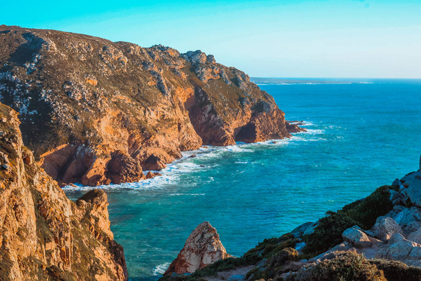 pintoresca vista del acantilado rocoso Cabo da Roca, Portugal
  - Foto, Imagen