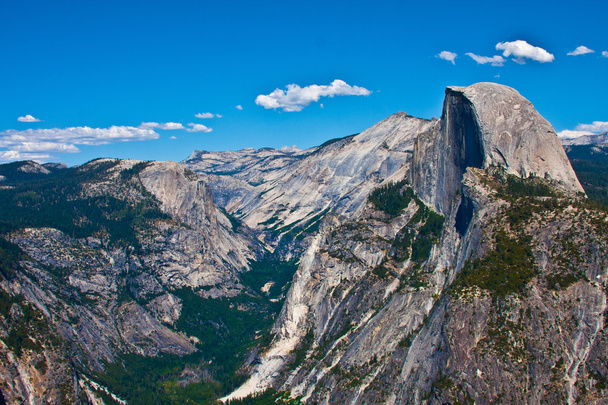 Half Dome Rock, o marco do Parque Nacional de Yosemite, Califórnia
 - Foto, Imagem