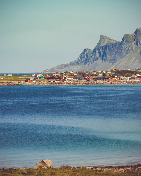 Norwegian scenic seascape on Lofoten archipelago, sea and houses on shore, Nordland county, Norway. - Fotografie, Obrázek