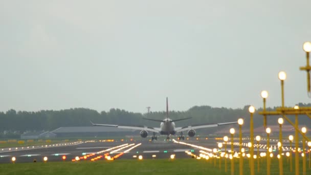 Widebody repülőgép leszállás - Felvétel, videó