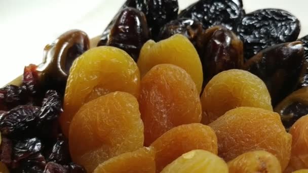 Gedroogde vruchten abrikoos, rozijnen, datums, cranberry 3 - Video