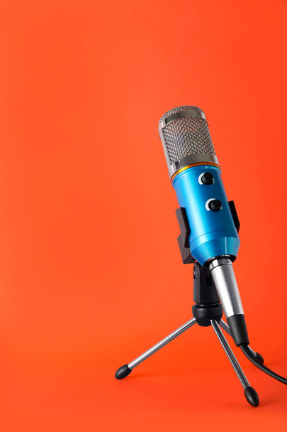 Condenser microphone on color background, space for text - Valokuva, kuva