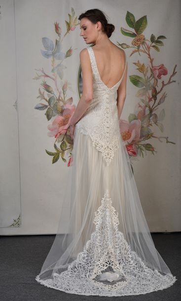 NEW YORK - APRIL 22: A Model poses for Claire Pettibone bridal presentation at Pier 92 during International Bridal Fashion Week on April 22, 2013 in New York City - Fotoğraf, Görsel