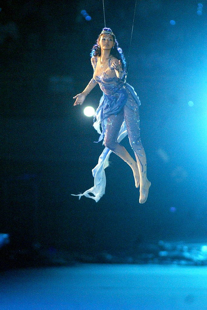 La modelo taiwanesa Patina Lin se presenta en la ceremonia de apertura de los 21º Juegos Deaflymppics de verano en Taipei, Taiwán, sábado 5 de septiembre de 2009
 - Foto, imagen