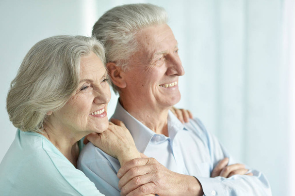 portrait of a happy senior couple at home - Fotografie, Obrázek
