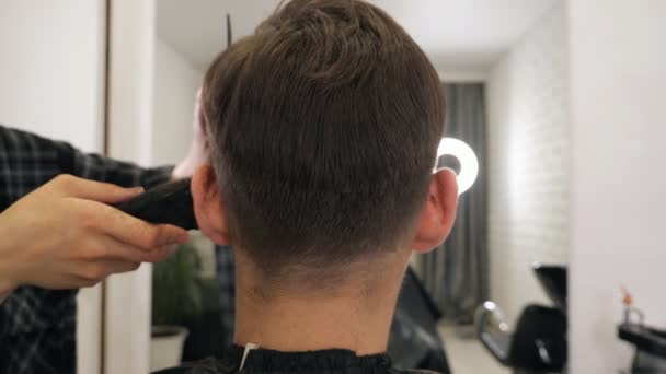 Close up of hair trimmer hairstyle. - Footage, Video