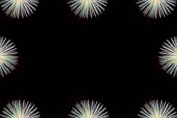 Feuerwerk Rahmen Hintergrund, Silvesterfeier Feuerwerk, Kopierraum mit bunten Feuerwerk Licht am Himmel Hintergrund. - Foto, Bild