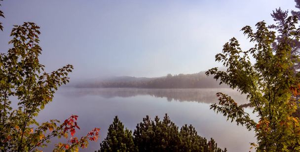 vue du Lac-Supérieur, à Laurentides, Mont-tremblant, Québec, Canada - Photo, image