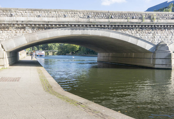 El puente del río Medway y Maidstone en Maidstone, Kent, Reino Unido
 - Foto, Imagen