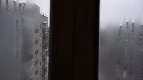 Froid sur le verre de la fenêtre en hiver
 - Séquence, vidéo