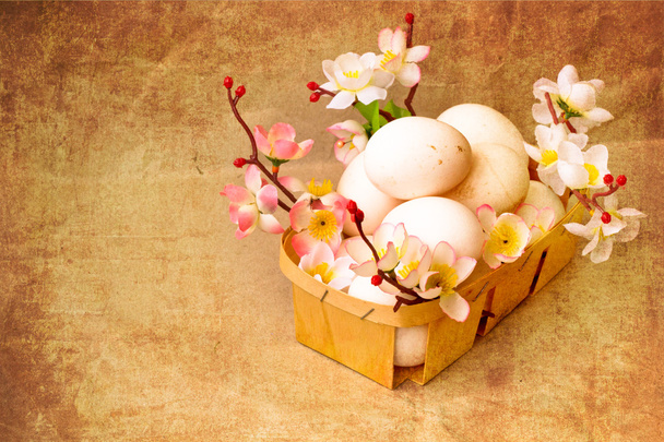 Easter background with Easter eggs with spring flowers - Foto, Imagen