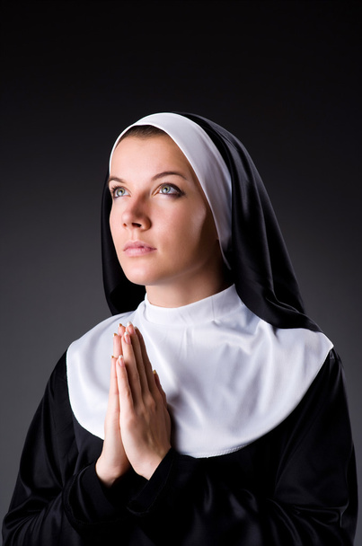 Joven monja en concepto religioso - Foto, Imagen