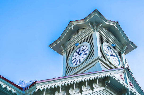 北海道札幌市時計台を持つ美しい建築 - 写真・画像