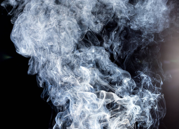 dym na czarnym tle - Zdjęcie, obraz