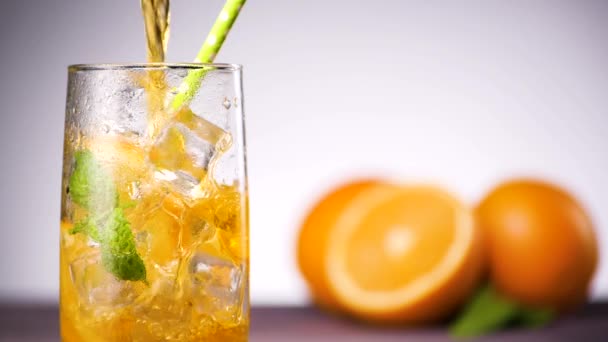 vaso de limonada naranja
 - Metraje, vídeo