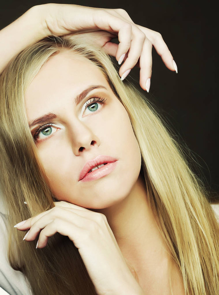 pretty blond woman - Foto, Bild