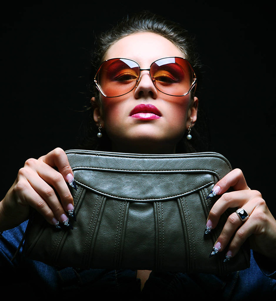 fashion model with a bag - Fotoğraf, Görsel
