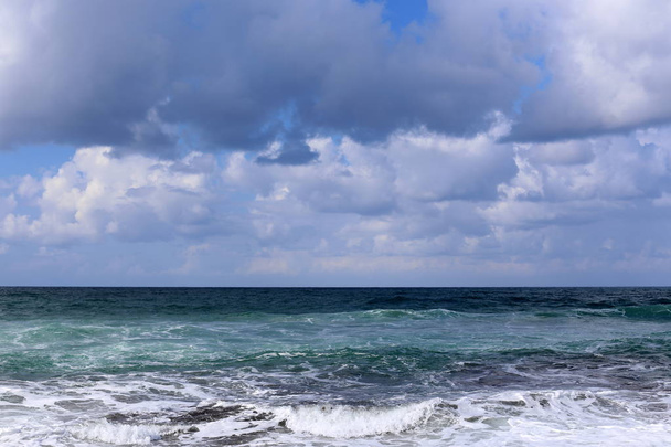 pobřeží Středozemního moře na území státu Izrael  - Fotografie, Obrázek